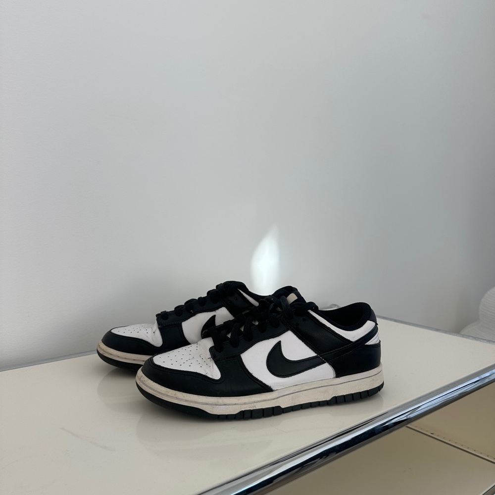 Nike Women’s dunks Sneakers in Black and White